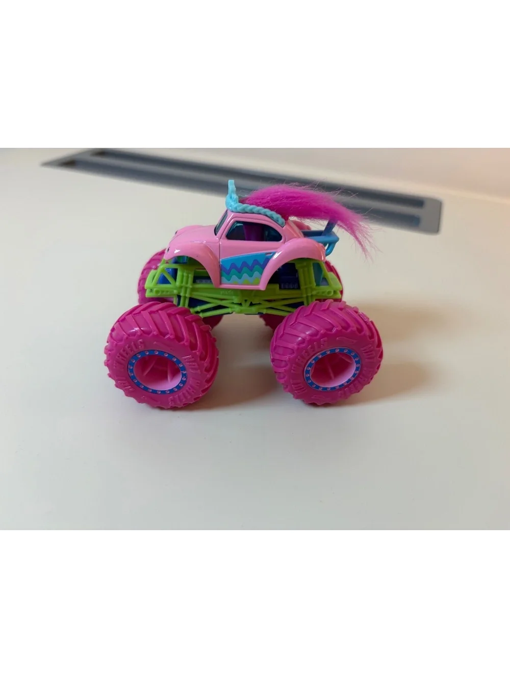 Hot Wheels Monster Truck Pink poppy Hairy Toy Car